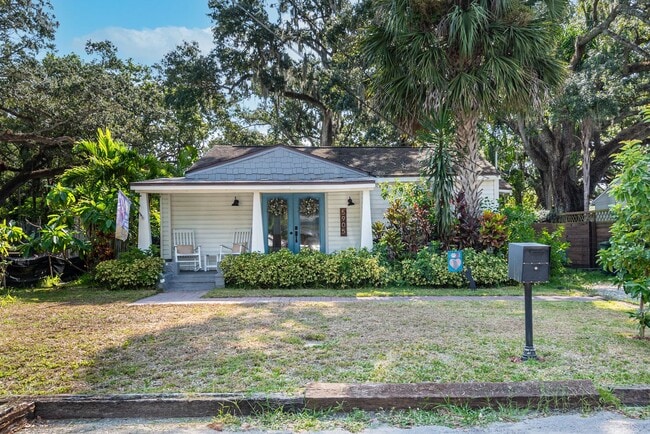 Seminole Heights Bungalow - Seminole Heights Bungalow House