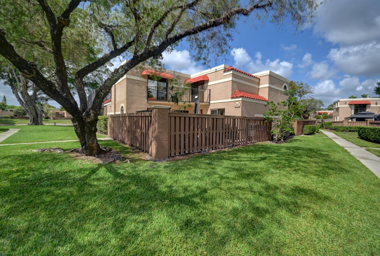 Foto principal - 8248 Severn Dr