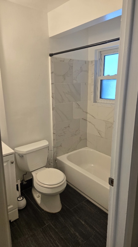 Building Photo - 705 E Bennett Ave