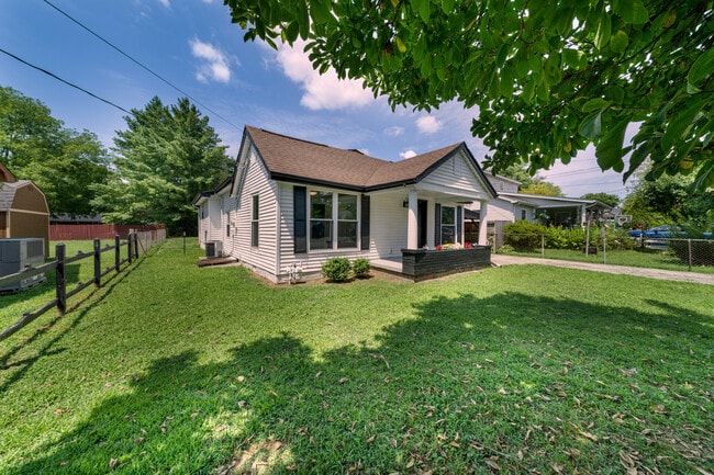 Building Photo - 212 McArthur Dr