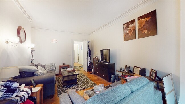 Building Photo - 8 Brimmer St