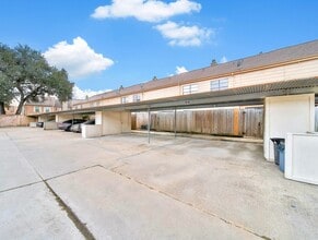 Building Photo - 9901 Sharpcrest St