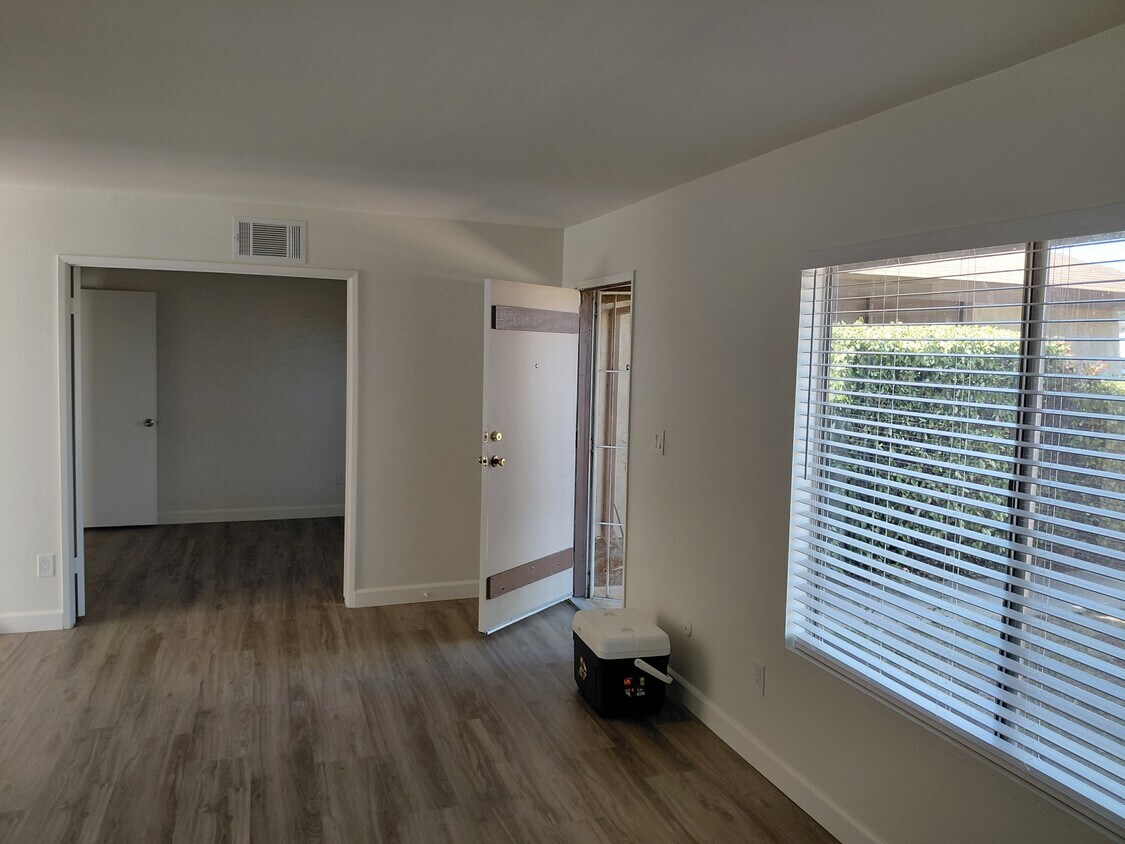 Foto principal - 210 S Orleans Ave