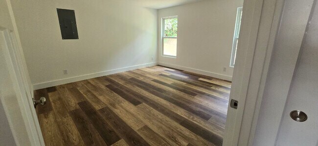 Viviendo - 3995 Mount Moriah Vlg