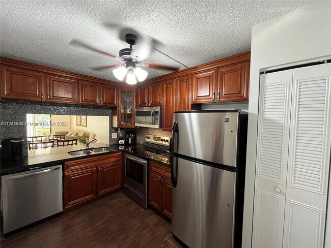 Building Photo - 1258 S Military Trail