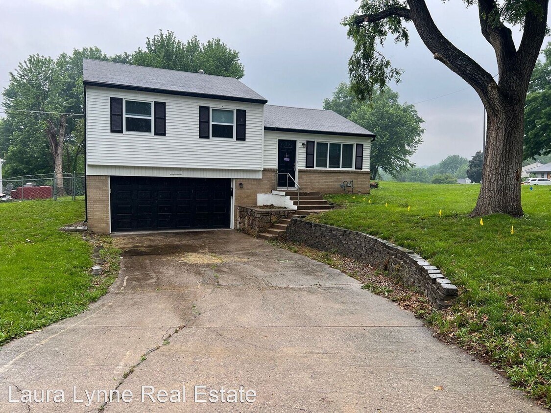 Primary Photo - 3 br, 1.5 bath House - 3200 Queen Ridge Dr