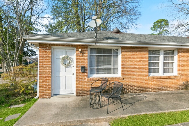 Photo - 453 Aurora Ave Townhome