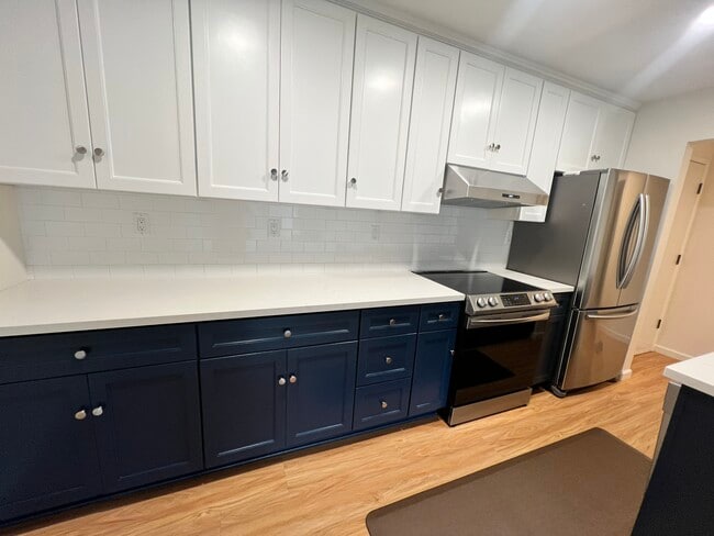 Building Photo - 960 Shorepoint Ct