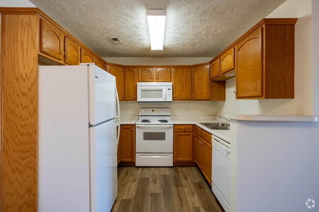 2BR, 2BA - 1,122SF - Kitchen - Midland Heights Apartments