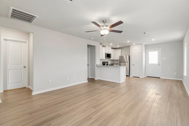 Building Photo - 7522 Thrips Ln