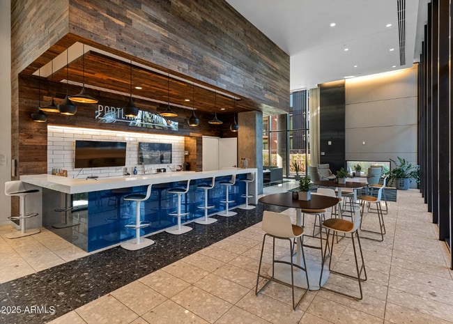 Building Photo - Luxury 1 Bed Condo in the Heart of Downtown Phoenix -- COMING SOON