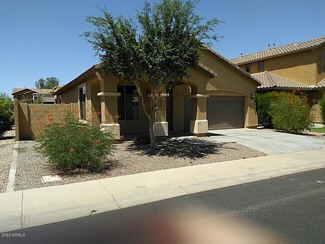 Building Photo - 4102 E Cherry Hills Dr