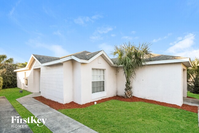 Foto del edificio - 7556 Groveoak Dr