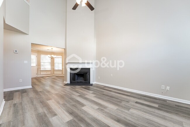 Foto del edificio - Fantastic 5bd/2.5ba home! Coming soon!