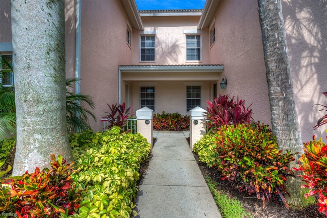 Foto del edificio - 8335 Whisper Trace Ln