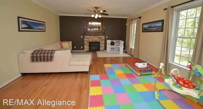 Building Photo - 5 br, 2.5 bath House - 13401 SAILMAKER LANE