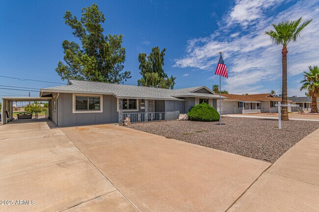 Foto del edificio - 12640 N Pebble Beach Dr