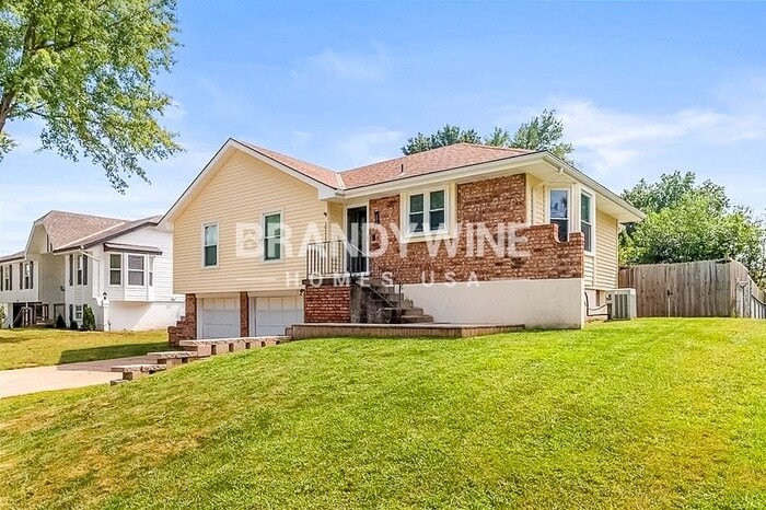 Foto del edificio - 19215 E 13 St N