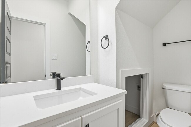 Foto del edificio - 712 Delano St