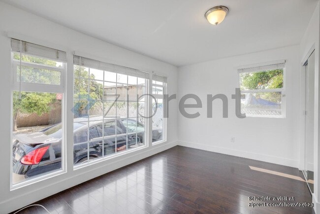 Foto del edificio - 1464 W 24th St