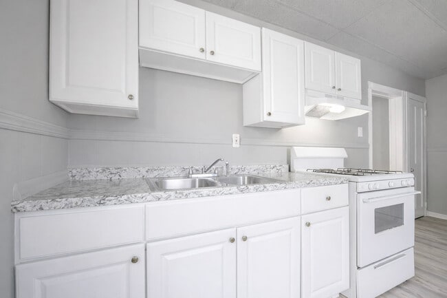 Building Photo - 424 Kossuth St