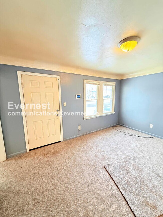 Building Photo - 18640 Sherwood St