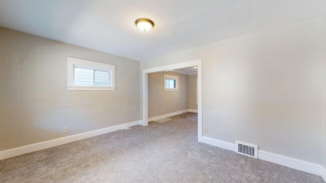 Foto del edificio - Cudell Area - 3 Bedroom - 1 Bath - Single Family Home