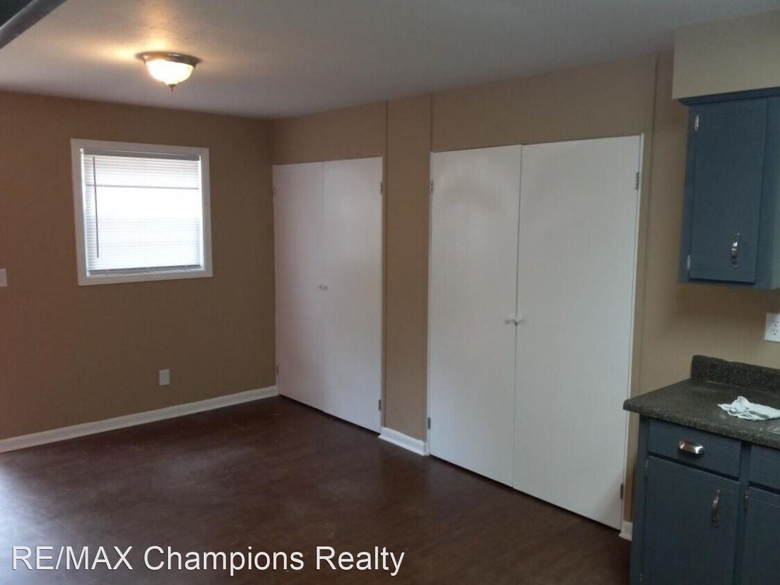 Building Photo - 3 br, 1 bath House - 3208 Doyle Avenue
