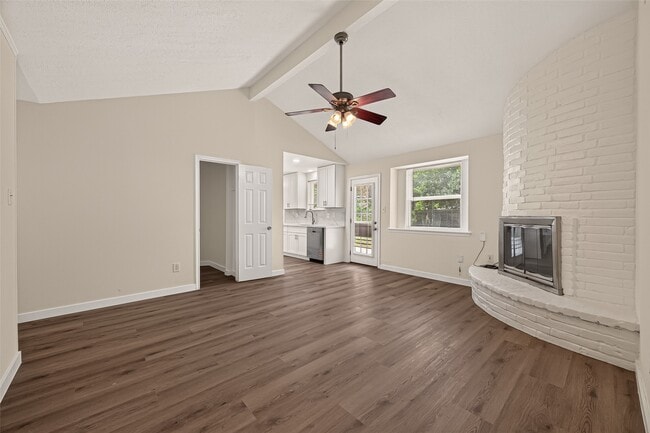 Building Photo - 313 Stratmore Dr