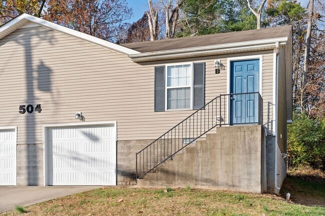 Building Photo - 504 Luxury Dr