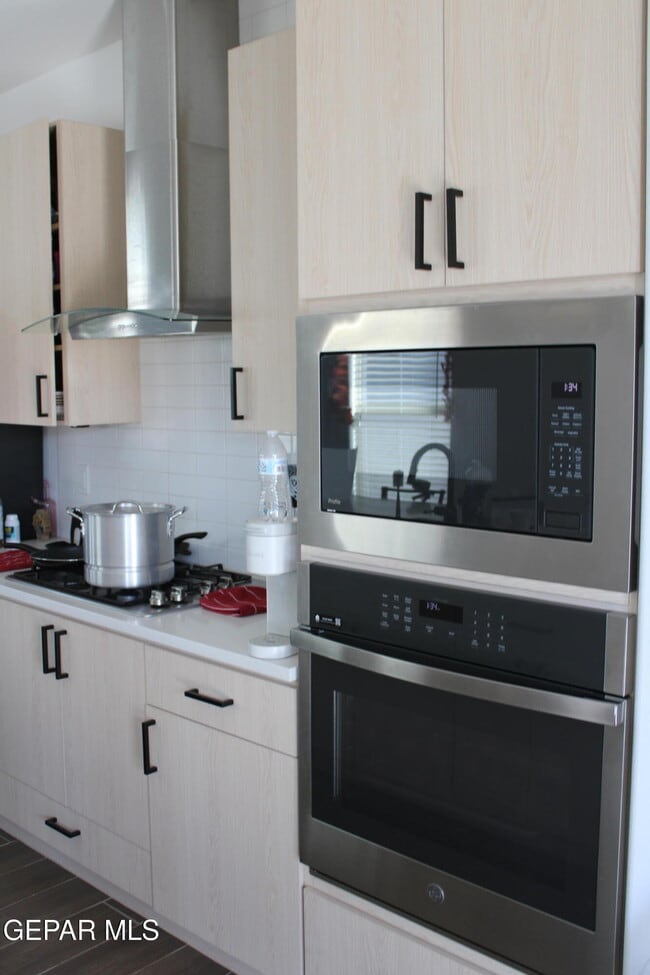 Building Photo - 15220 Ambition Ave