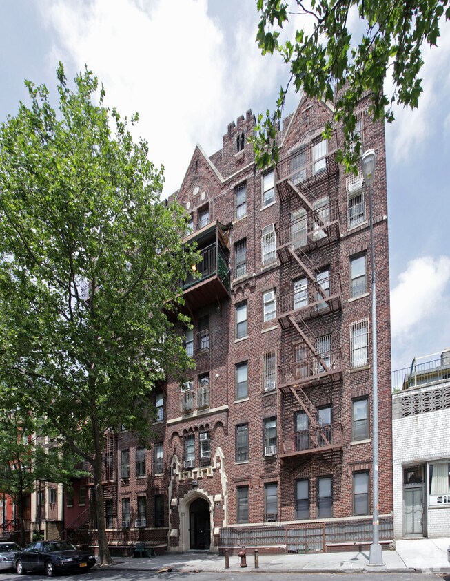 Primary Photo - 145 Hooper St
