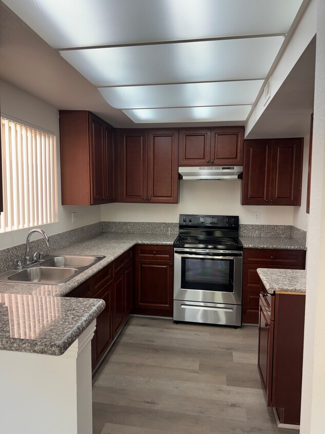 Primary Photo - Casas Del Lago Apartments