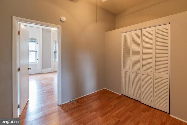 Foto del edificio - 673 N 11th St