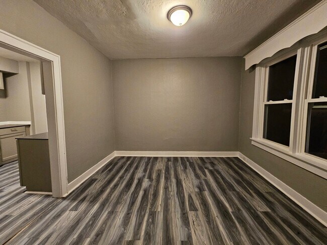 Photo - 3 bedroom 1 bath house for rent in the West End!