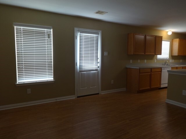 Foto del edificio - 6703 Providence View Ln