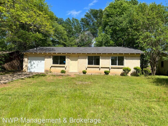 Building Photo - 3 br, 1.5 bath House - 322 Tournament