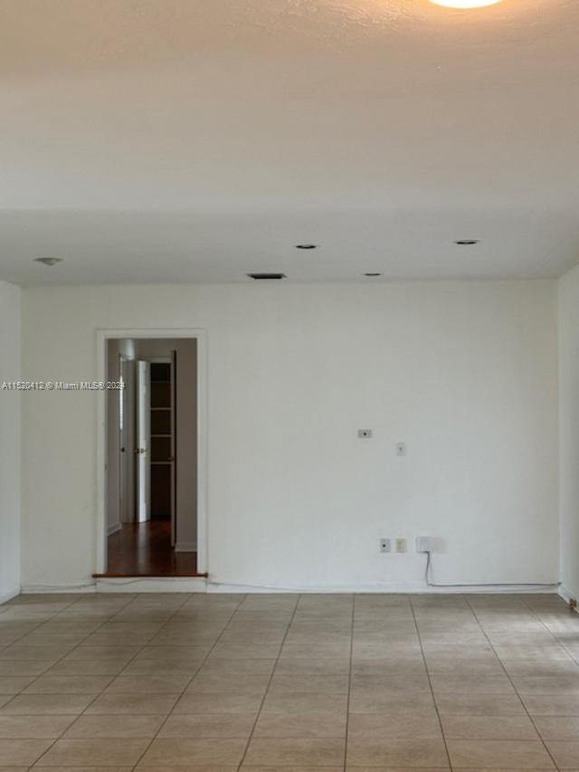 Building Photo - 7630 SW 53rd Pl