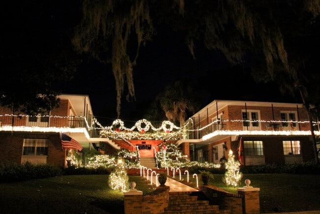 Building Photo - Fort King Manor
