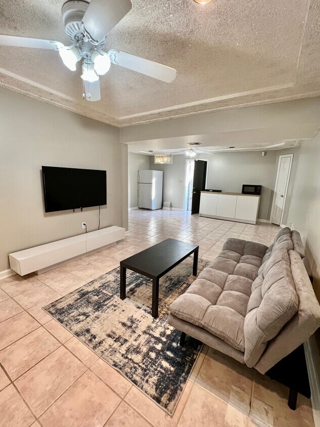 923 Chatsworth Dr, Accokeek, MD 20607 House Rental in Accokeek, MD