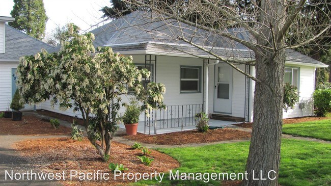 Building Photo - 4 br, 2 bath House - 409 Churchdale Ave N