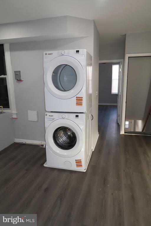 Foto del edificio - 2833 Brendan Ave