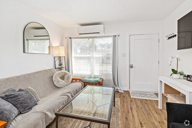 2 habitaciones, 1 baño, 500 pies cuadrados, sala de estar - 512 Paulding Ave