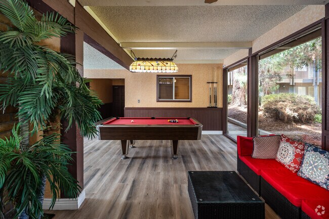 Sala de recreación/gimnasio - Harbor Verde Apartments