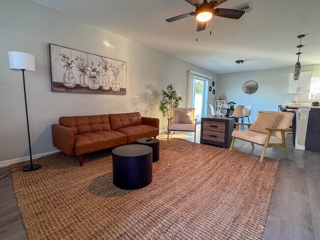 Building Photo - 6819 San Bruno Dr