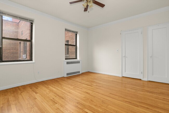 Building Photo - 2 Greenridge Ave