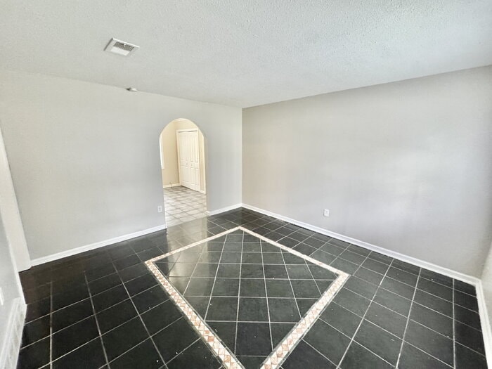 Building Photo - 3353 Elk Point Dr