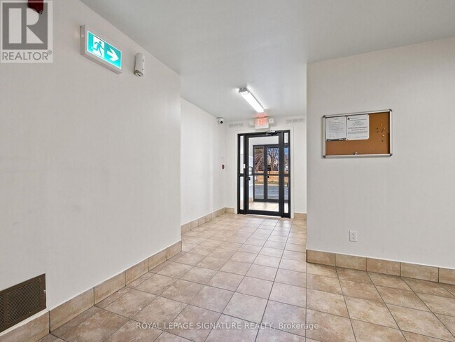 Building Photo - 28 Victoria Ave N