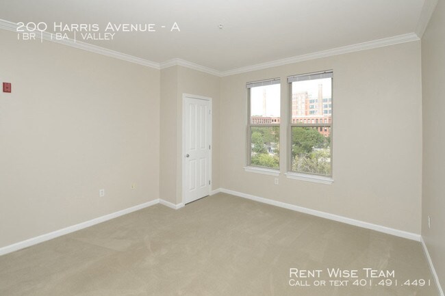 Foto del edificio - 200 Harris Ave