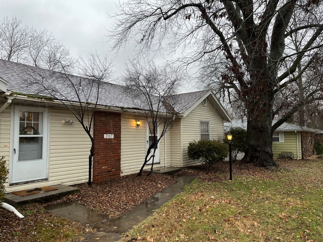 Primary Photo - 2507 S Ingram Mill Rd